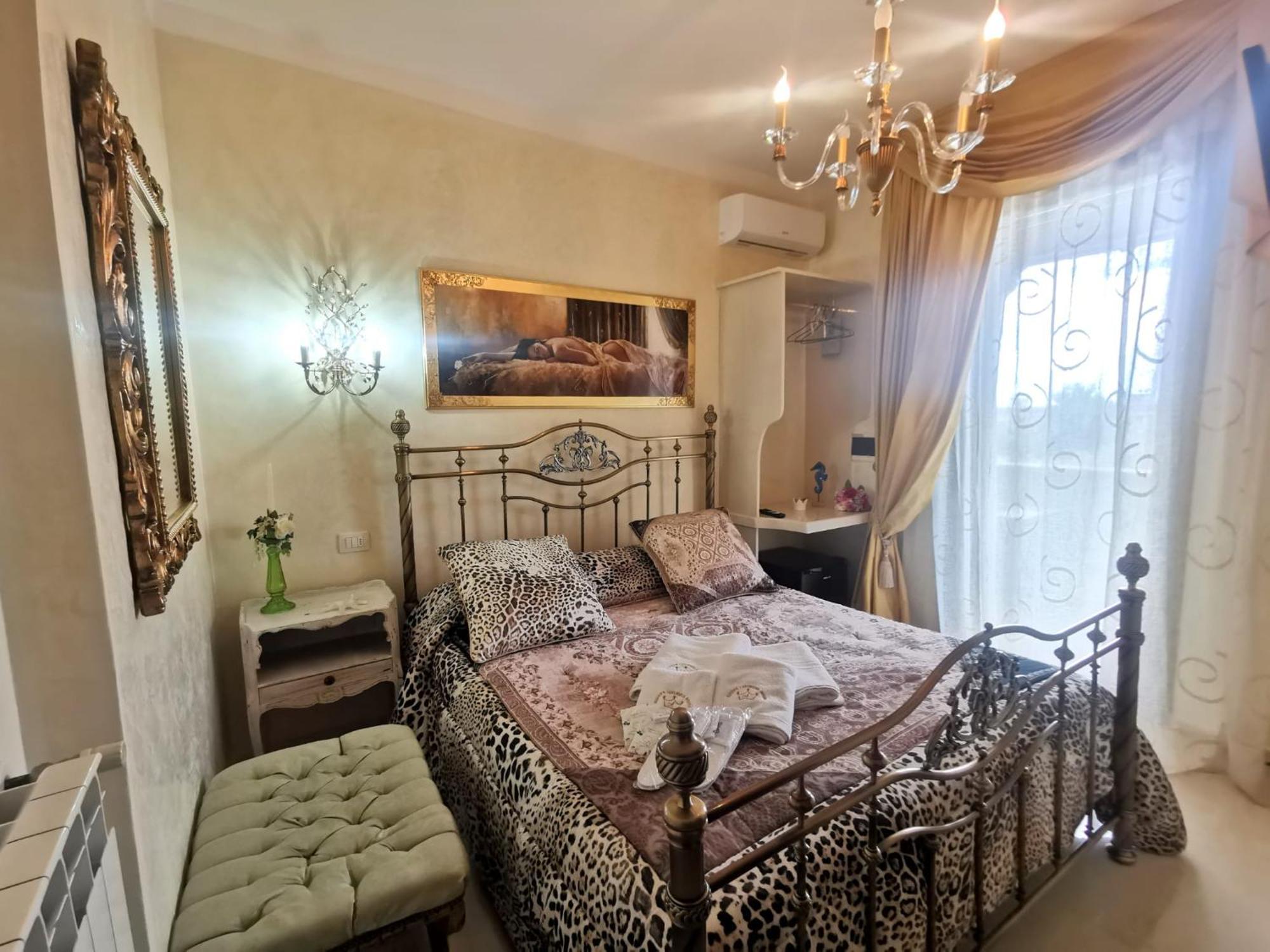 Queen'S Luxurious House Gallipoli Esterno foto