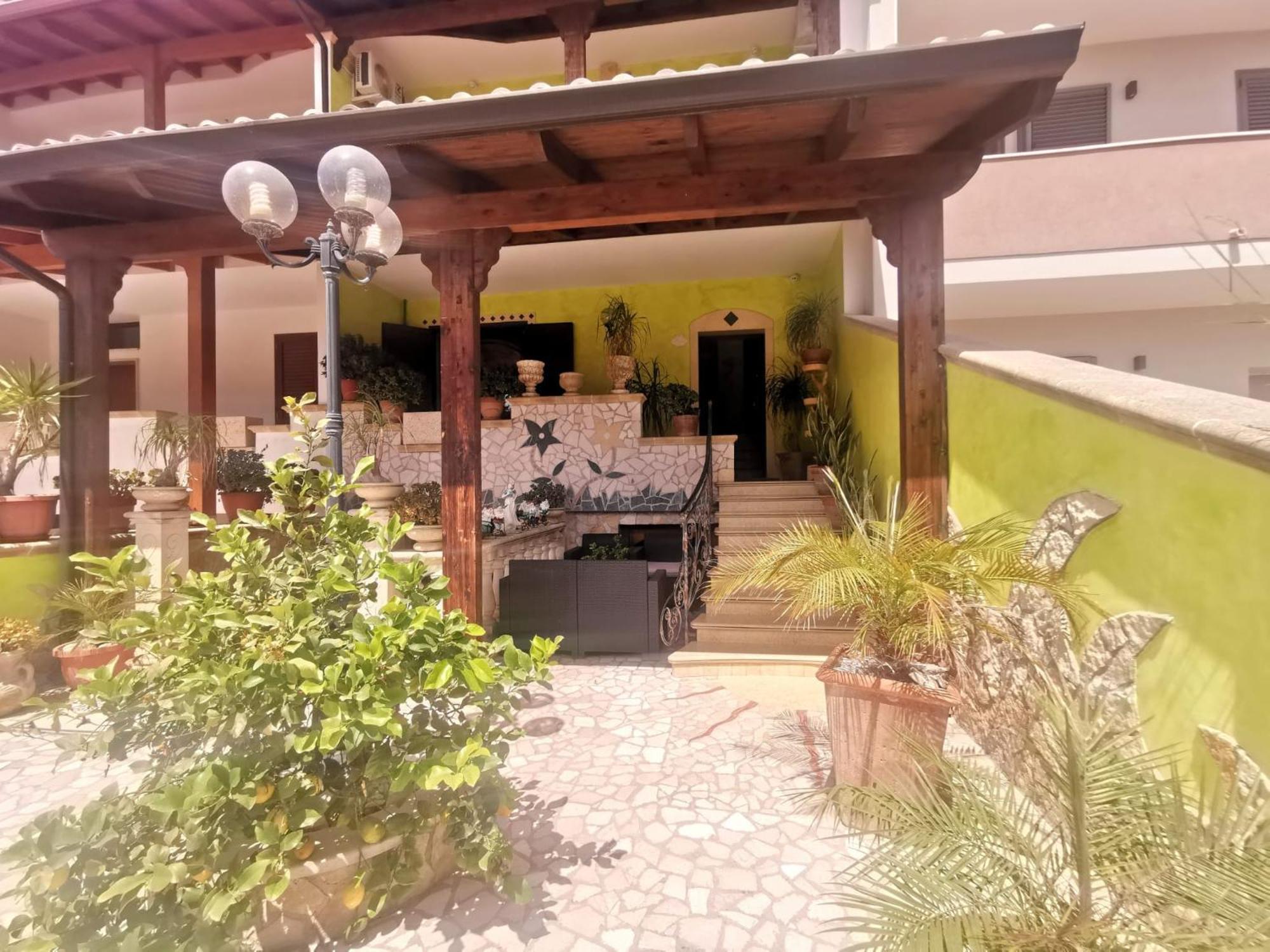 Queen'S Luxurious House Gallipoli Esterno foto